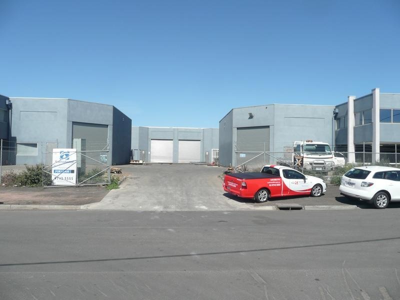 1/2 Fleet Street, Laverton North VIC 3026