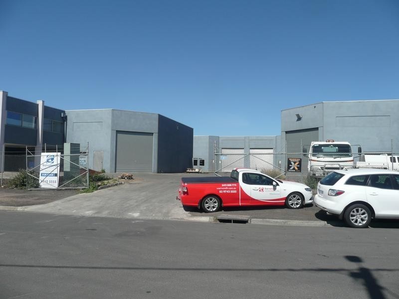 1/2 Fleet Street, Laverton North VIC 3026