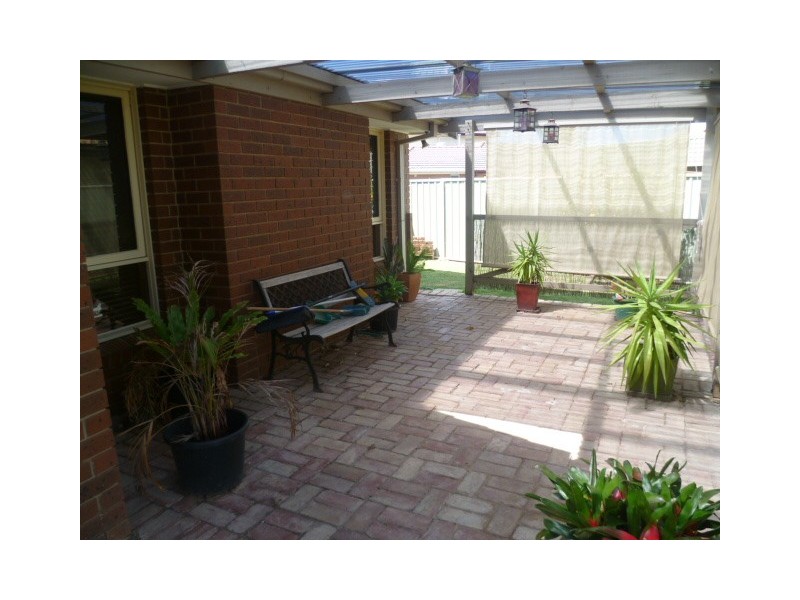 31 Daphne Cres, Werribee VIC 3030