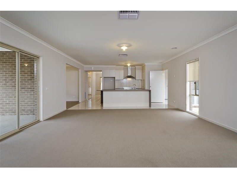 9 Lomandra Street, Point Cook VIC 3030