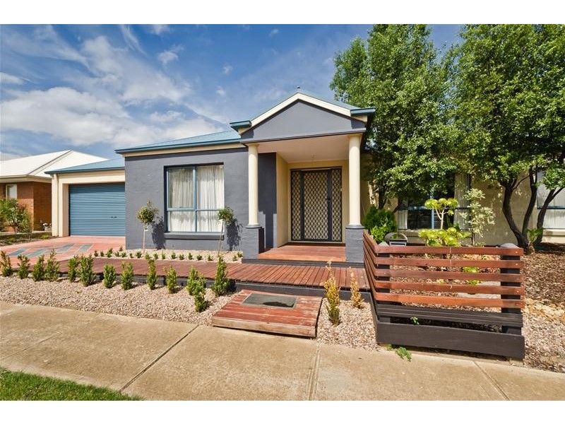 22 Diamond Drive, Werribee VIC 3030