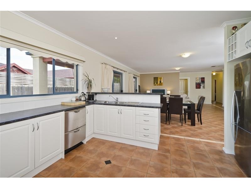 22 Diamond Drive, Werribee VIC 3030