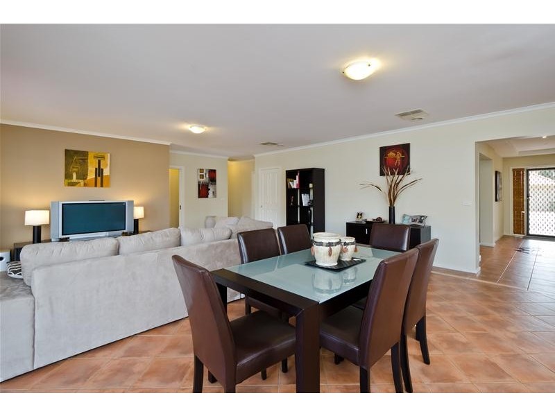 22 Diamond Drive, Werribee VIC 3030