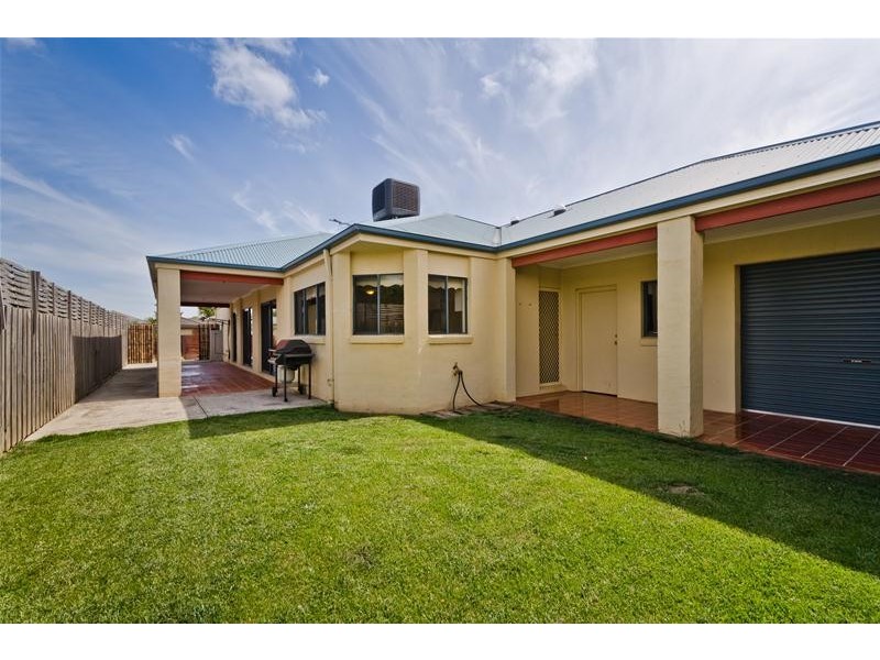 22 Diamond Drive, Werribee VIC 3030