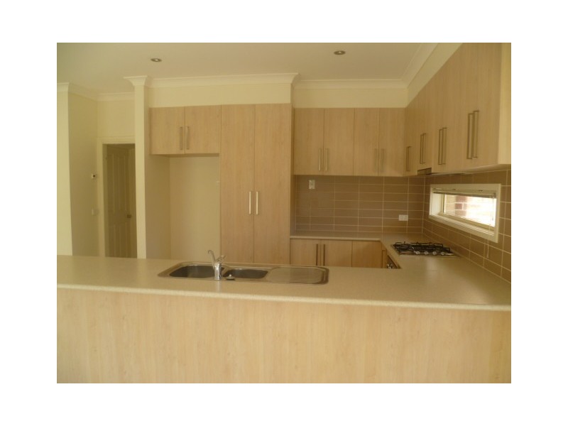 2/11 Bunya Place, Werribee VIC 3030