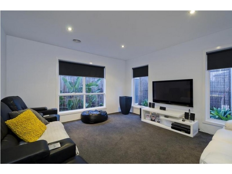 4 Mulwala Crt, Wyndham Vale VIC 3024