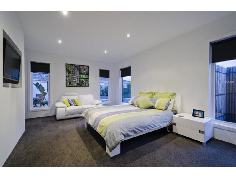 4 Mulwala Crt, Wyndham Vale VIC 3024