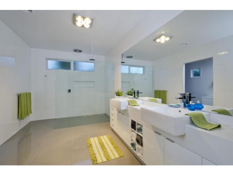 4 Mulwala Crt, Wyndham Vale VIC 3024