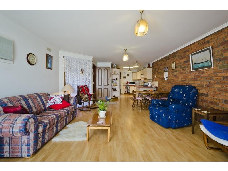 2/193 Ballan Rd, Wyndham Vale VIC 3024