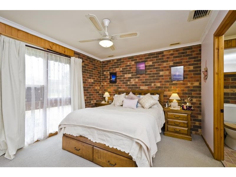 23 Mount Eagle Way, Wyndham Vale VIC 3024