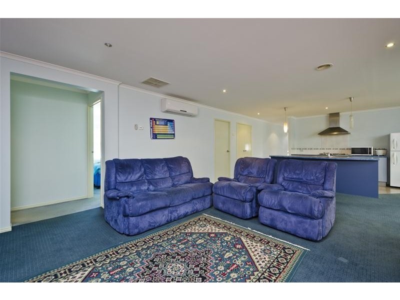 12 Ologhlen Drive, Wyndham Vale VIC 3024