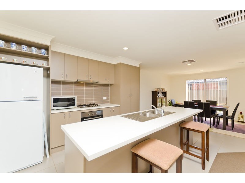 53 Kinglake Dve, Wyndham Vale VIC 3024