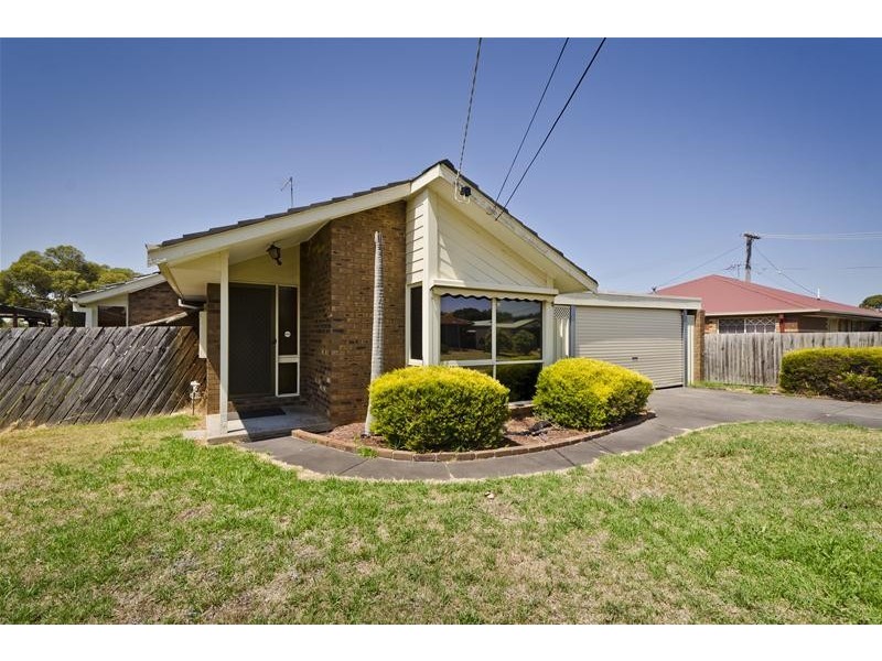 24 Julier Crescent, Hoppers Crossing VIC 3029