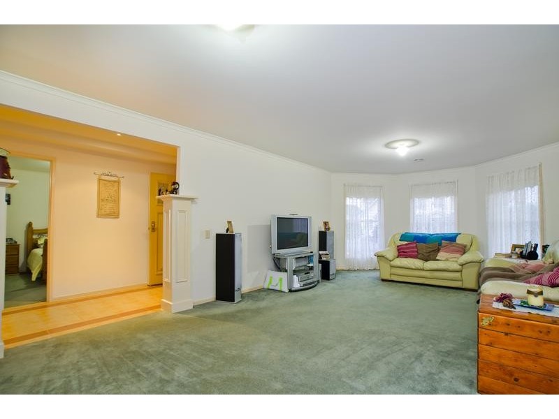 8 Dartmouth Crt, Wyndham Vale VIC 3024