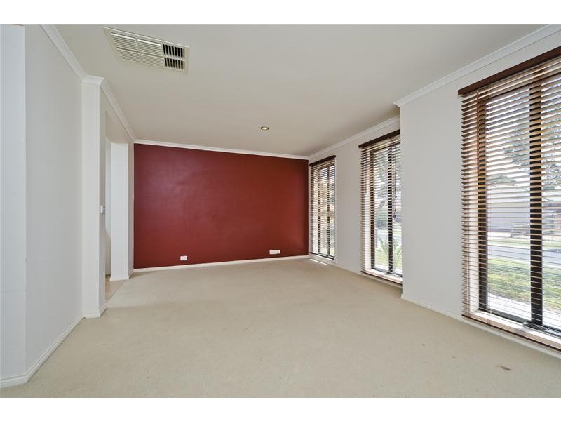 3 Inverie Place, Point Cook VIC 3030