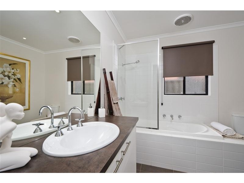 8 Cogley Street, Wyndham Vale VIC 3024