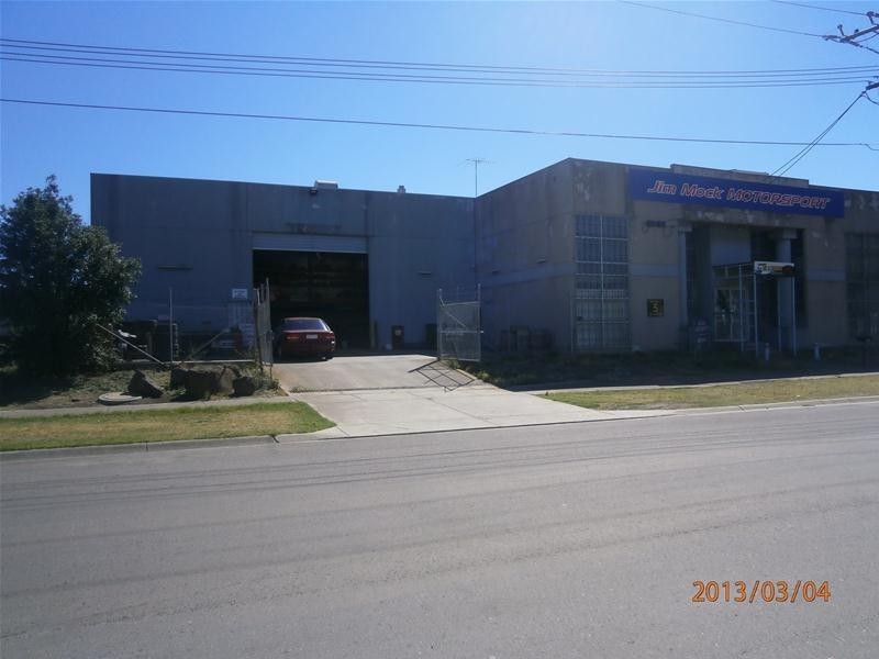 2/5 Sara Grove, Tottenham VIC 3012