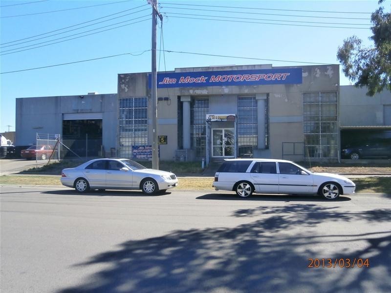 2/5 Sara Grove, Tottenham VIC 3012