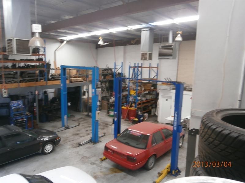 2/5 Sara Grove, Tottenham VIC 3012