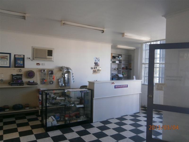 2/5 Sara Grove, Tottenham VIC 3012