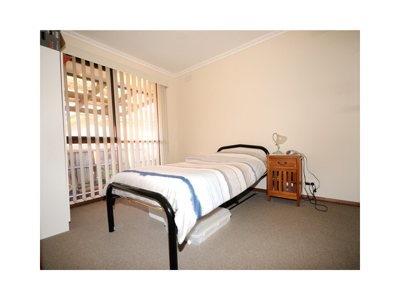 2/7 Deutgam Street, Werribee VIC 3030