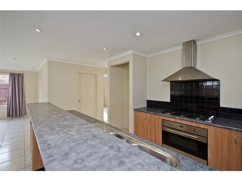 22 Macadamia Grove, Werribee VIC 3030