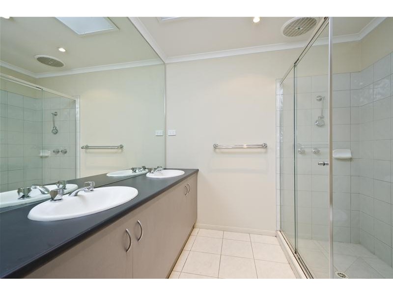 22 Macadamia Grove, Werribee VIC 3030