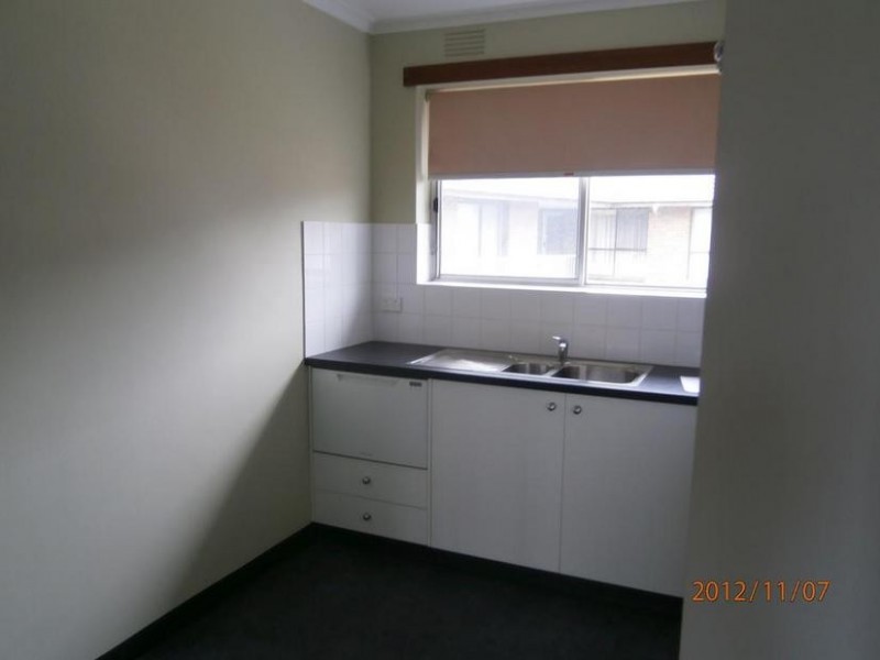 9/3 ROBIN STREET, Altona VIC 3018