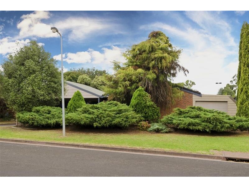 10 San Remo Drive, Werribee VIC 3030