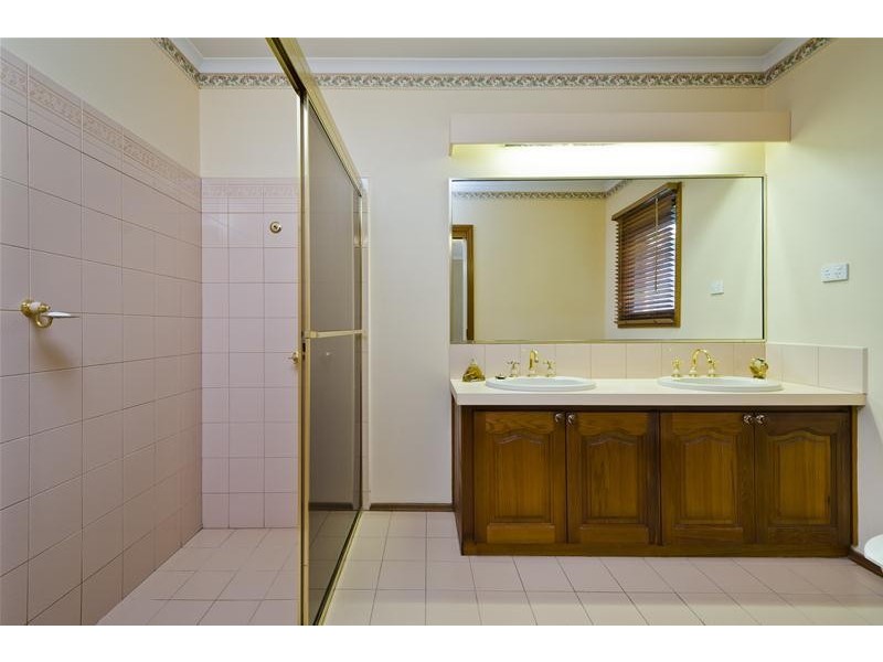 10 San Remo Drive, Werribee VIC 3030