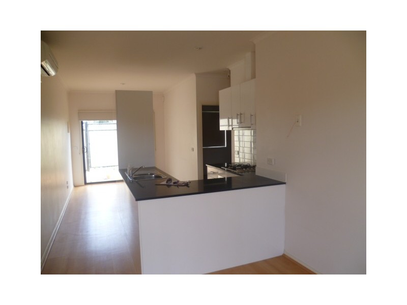 10/2-6 Kelly Street, Werribee VIC 3030