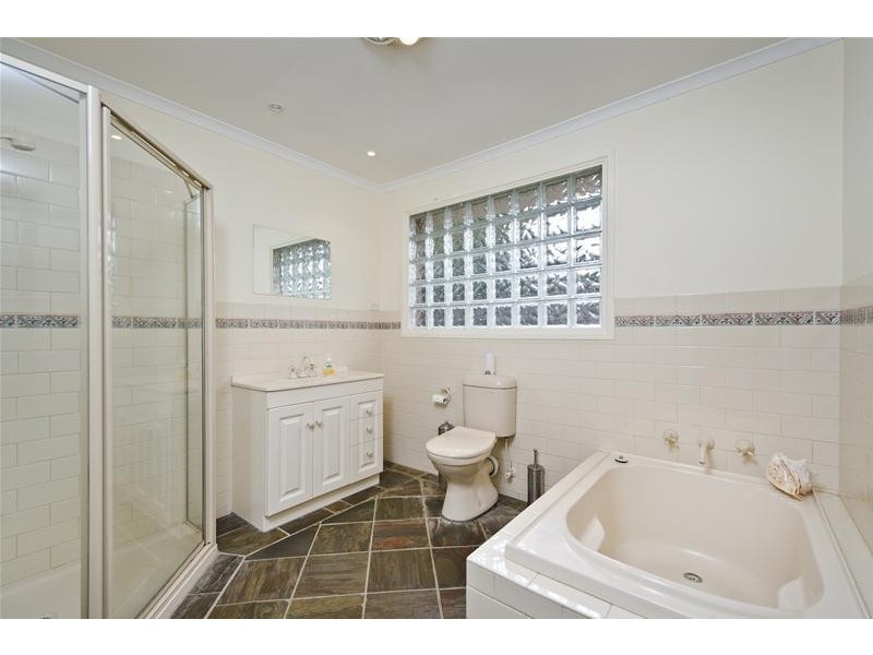 28 Olive Way, Wyndham Vale VIC 3024
