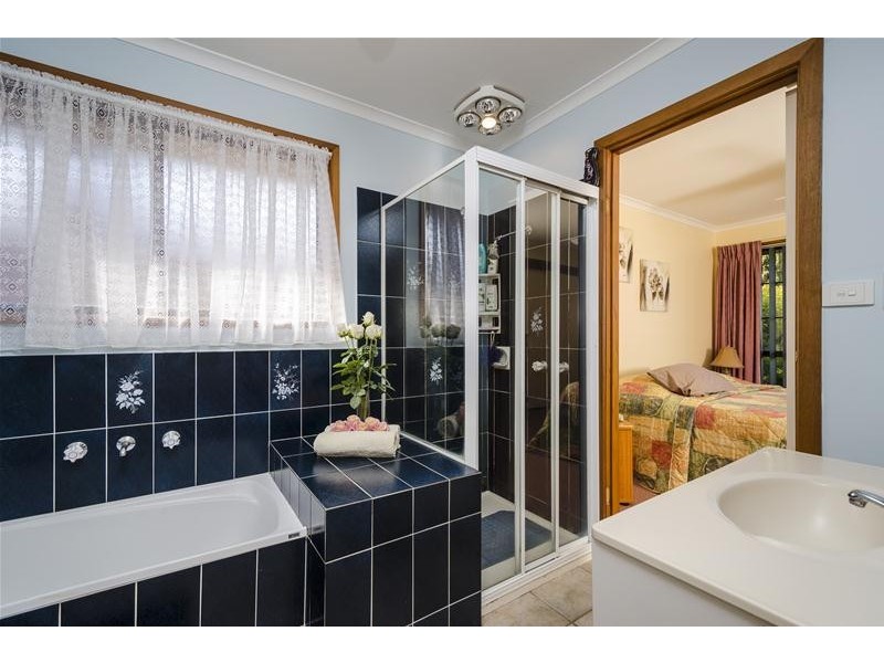 6 Presidents Court, Werribee VIC 3030