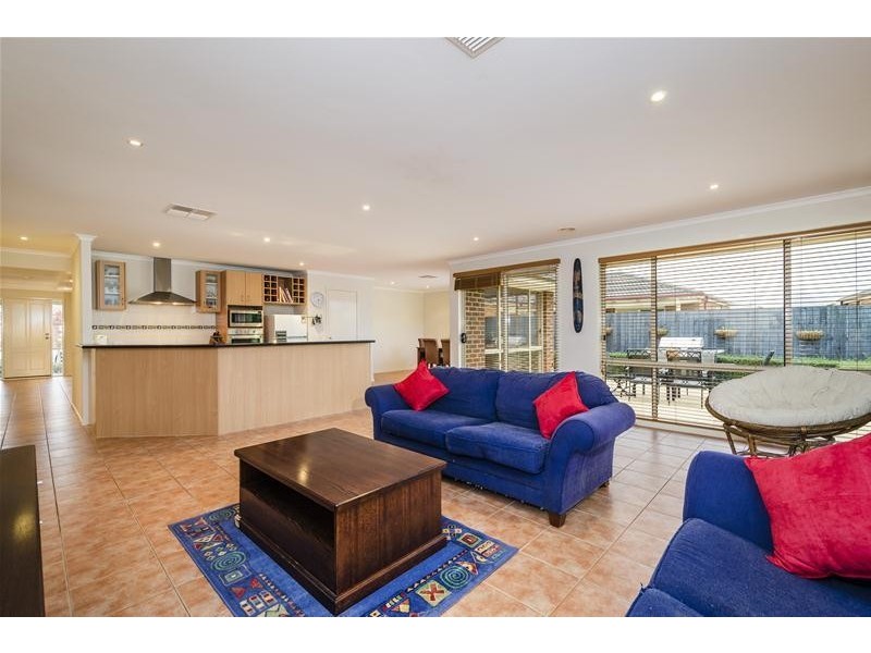 4 Pitanga Gardens, Werribee VIC 3030