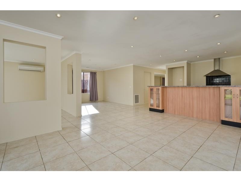 22 Macadamia Grv, Werribee VIC 3030