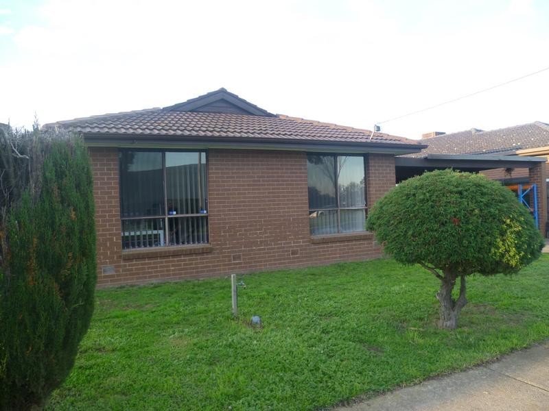 102 Duncans Rd, Werribee VIC 3030