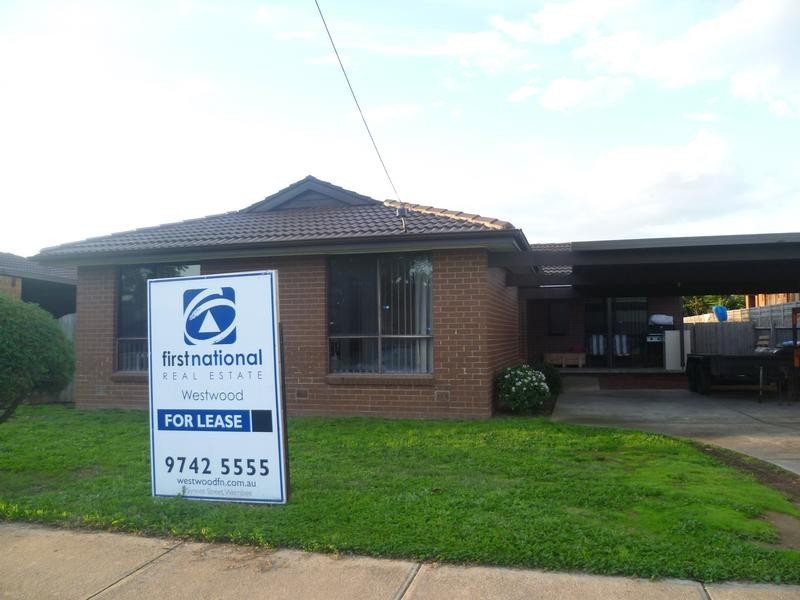 102 Duncans Rd, Werribee VIC 3030