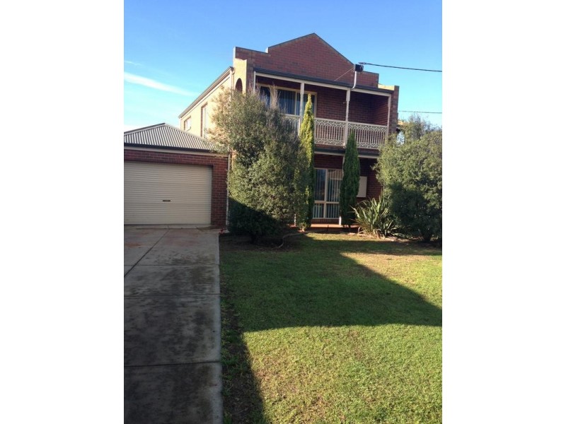 1/9 Finch Road, Werribee South VIC 3030
