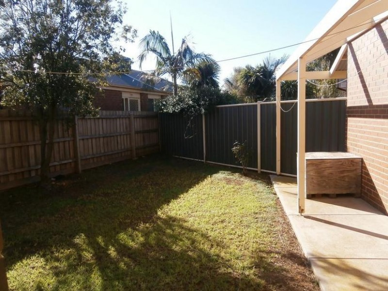 1/9 Finch Road, Werribee South VIC 3030