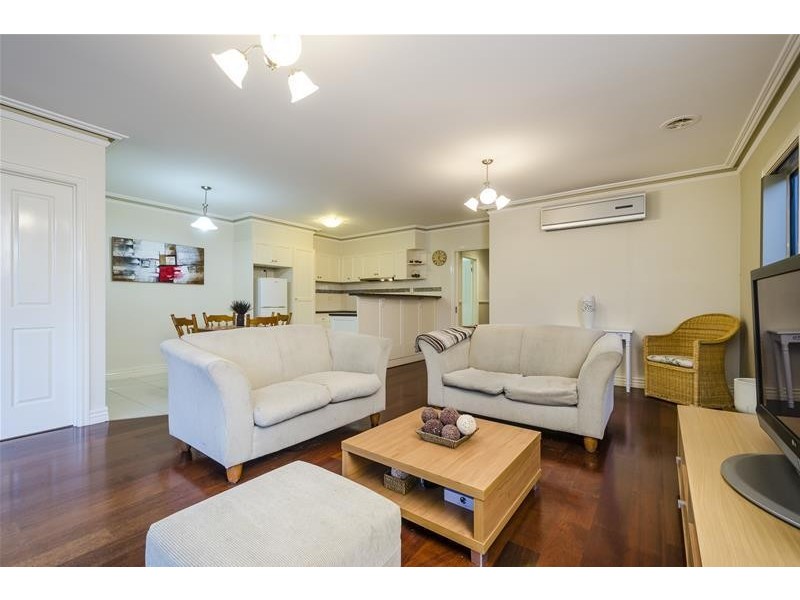 44 Cameron Drive, Hoppers Crossing VIC 3029