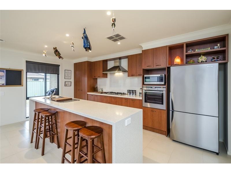 55 Vaughan Chase, Wyndham Vale VIC 3024