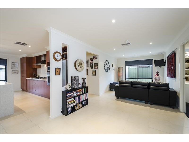 55 Vaughan Chase, Wyndham Vale VIC 3024