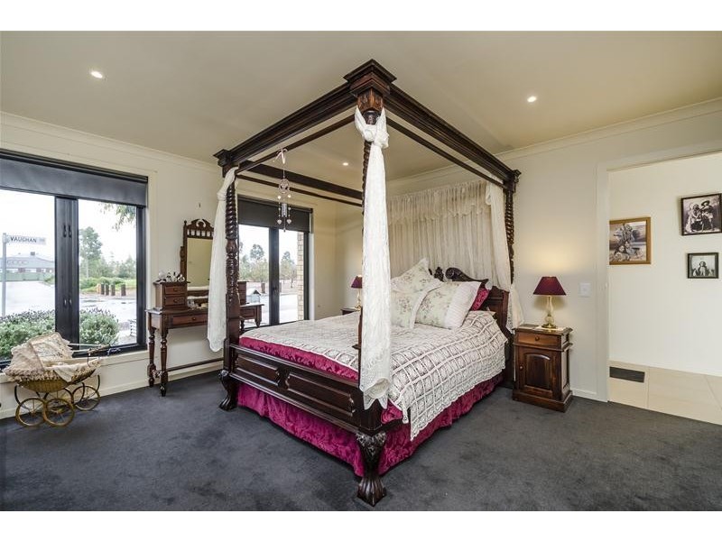 55 Vaughan Chase, Wyndham Vale VIC 3024