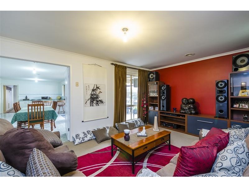 9 Flinders Crescent, Wyndham Vale VIC 3024