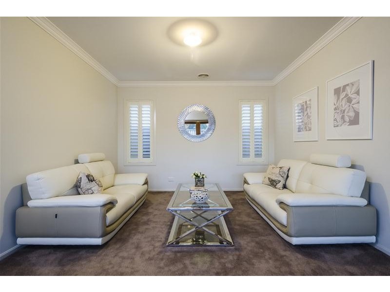 32 Filmont Drive, Werribee VIC 3030