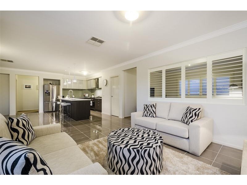 32 Filmont Drive, Werribee VIC 3030
