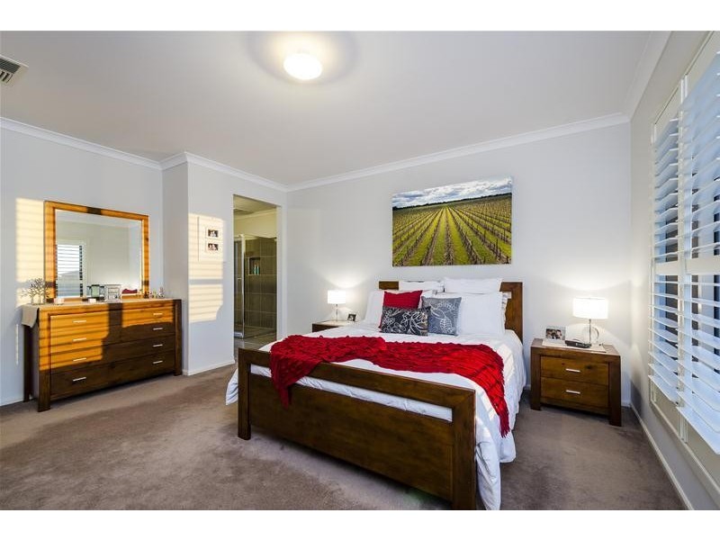 32 Filmont Drive, Werribee VIC 3030