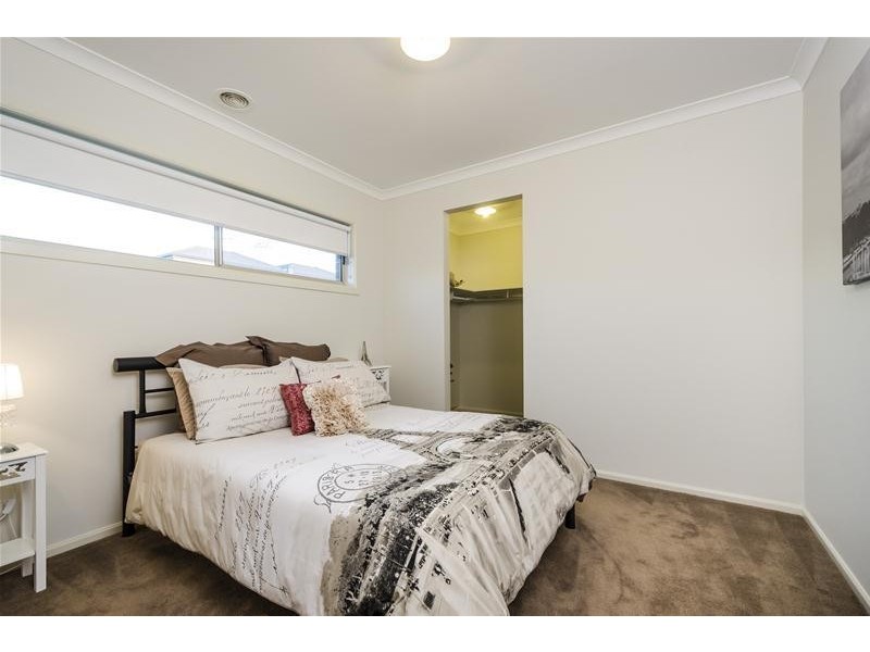 32 Filmont Drive, Werribee VIC 3030