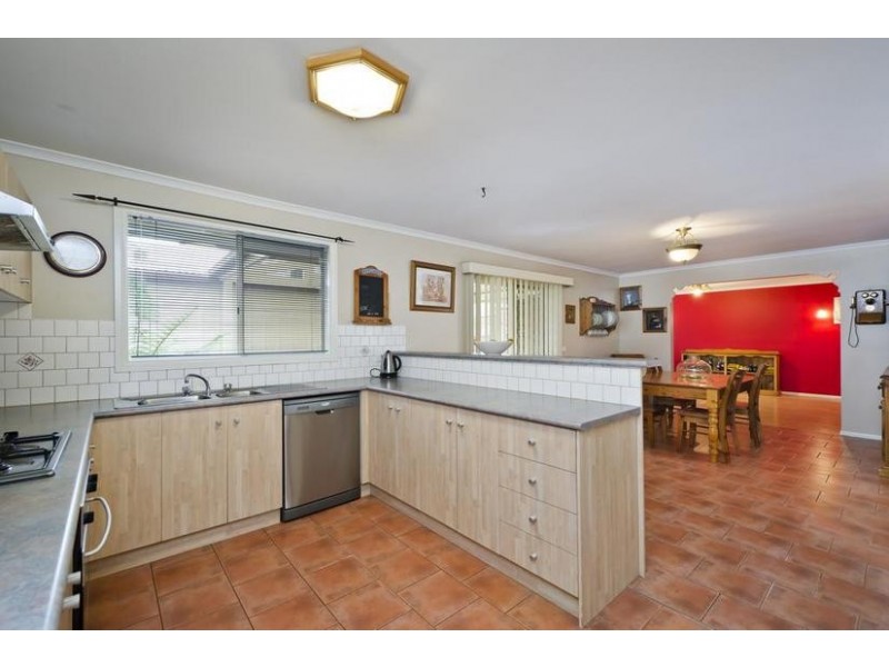 1 Bemm Crt, Werribee VIC 3030