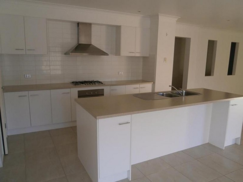 8 Carisbrook Circuit, Truganina VIC 3029